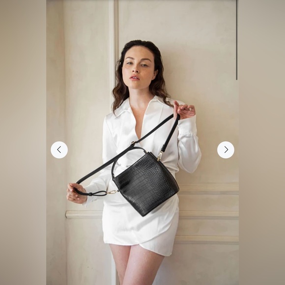 NWT- AOTA ELENA BLACK CROC BAG - Picture 2 of 5